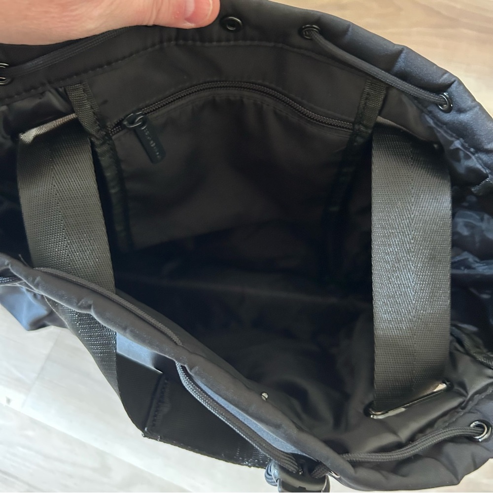 Beyond Yoga Convertible Gym Bag Black Backpack Tote Bag Travel Zipper Bottom - Picture 4 of 6